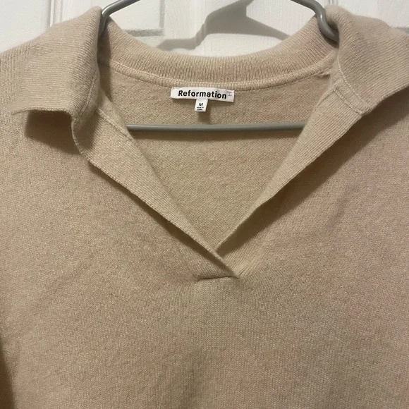 Reformation Cream Cashmere V-Neck Cropped Sweater - Picture 2 of 5